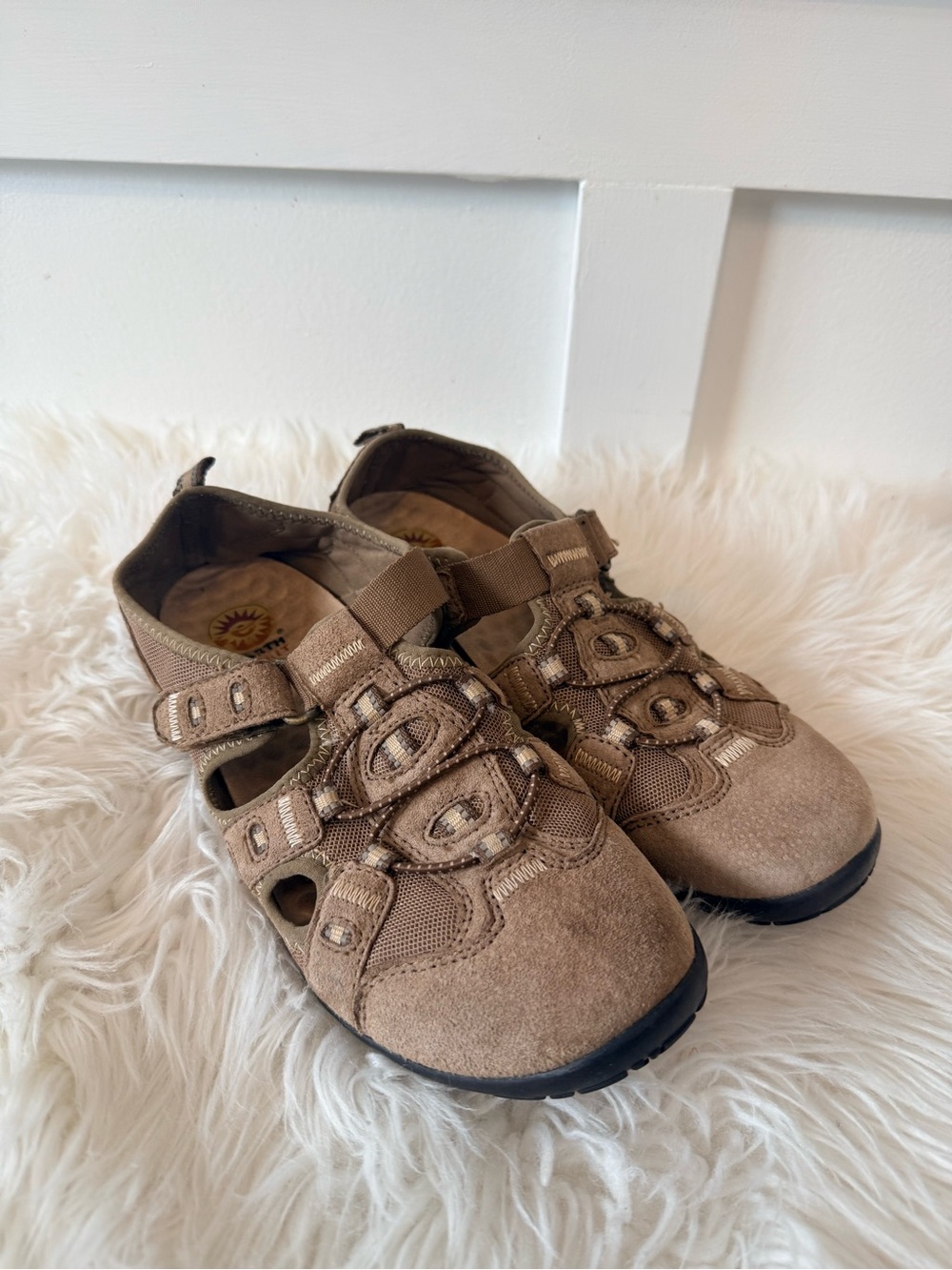 💫4/$25 • Earth Spirit Suede Closed-Toe Sport Fisherman Sandal